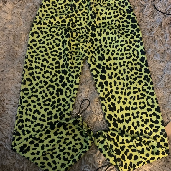 Forever 21 pants/sweats - Picture 3 of 4